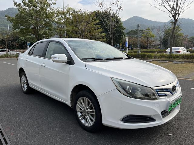 BYD e5