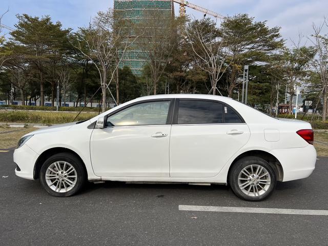 BYD e5