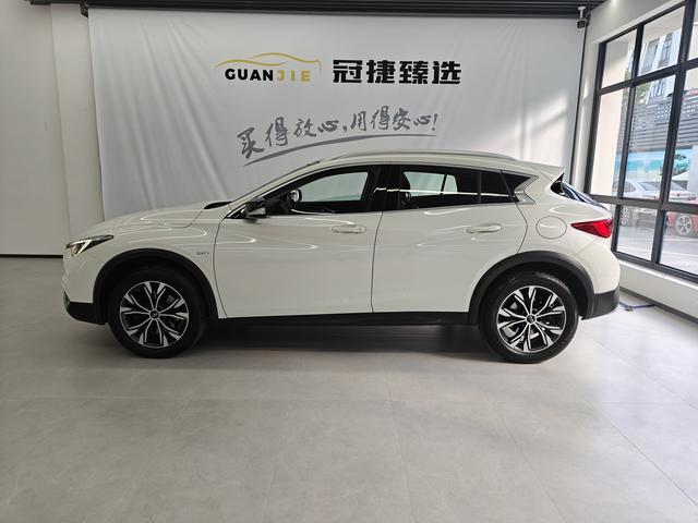 Infiniti QX30