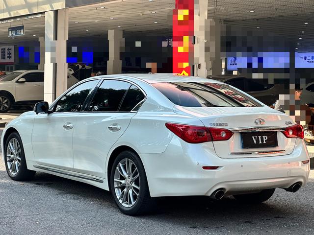 Infiniti Q50L