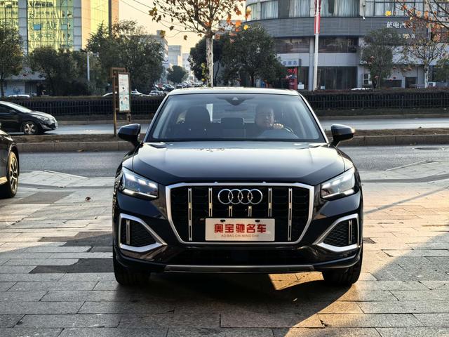 Audi Q2L