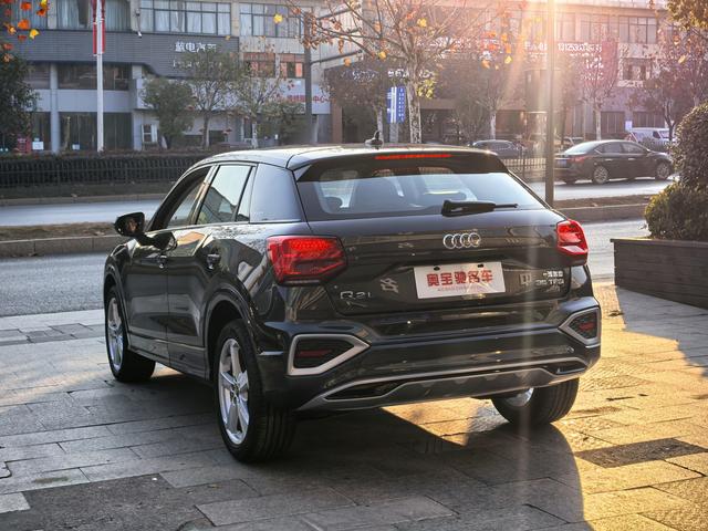 Audi Q2L