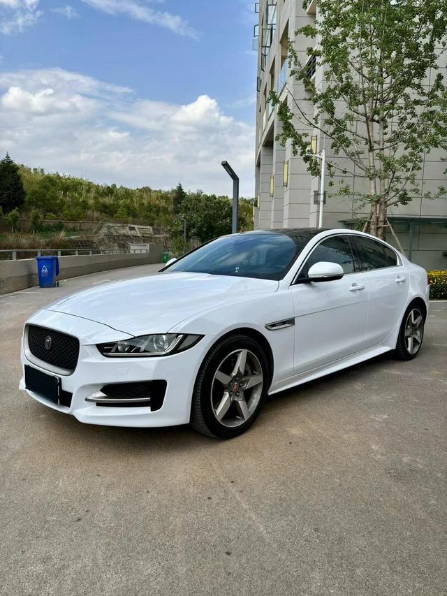 Jaguar XE