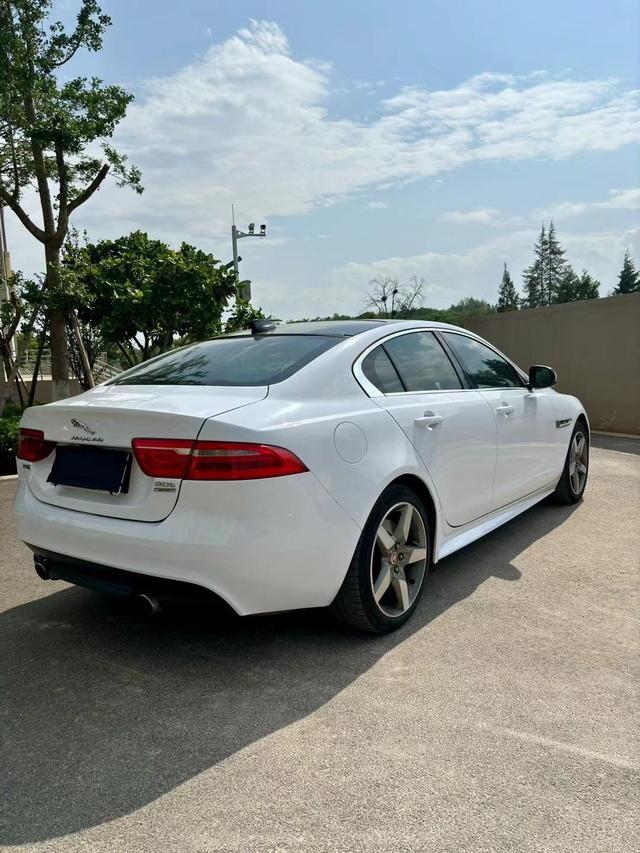 Jaguar XE