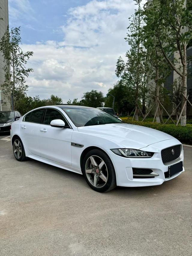 Jaguar XE