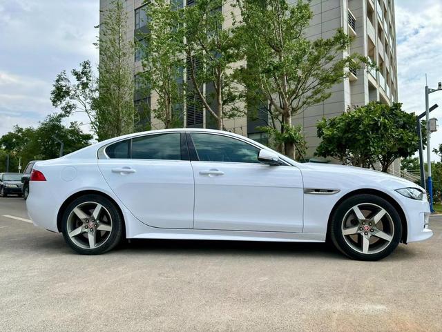 Jaguar XE