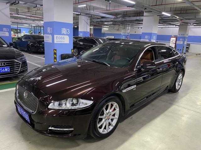 Jaguar XJ