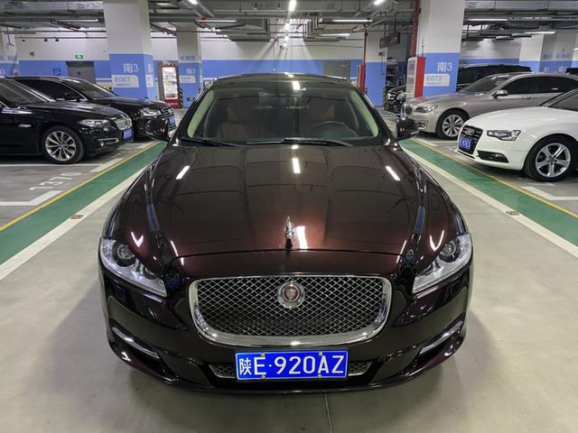 Jaguar XJ