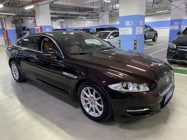 Jaguar XJ