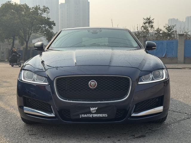 Jaguar XF