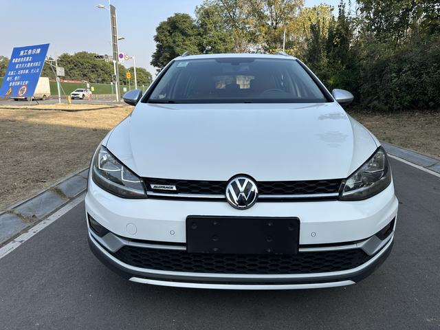 Volkswagen Golf (imported)