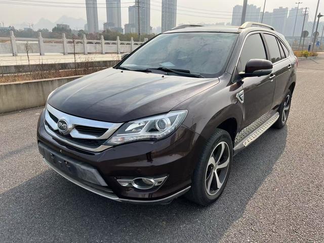 BYD S7