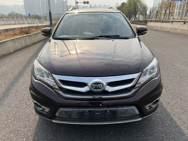 BYD S7