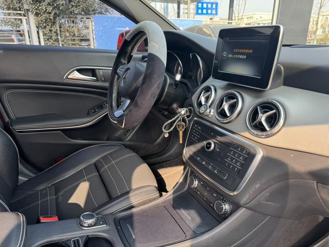 Mercedes-Benz Mercedes CLA