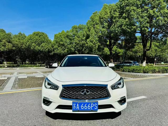 Infiniti Q50L