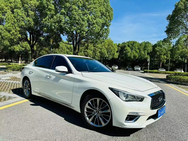 Infiniti Q50L