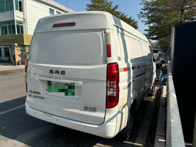 SRM Xinyuan Hiace EV