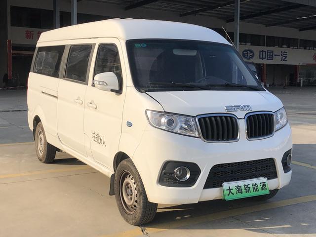 SRM Xinyuan Hiace EV