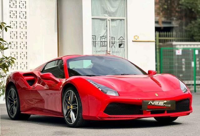 Ferrari 488