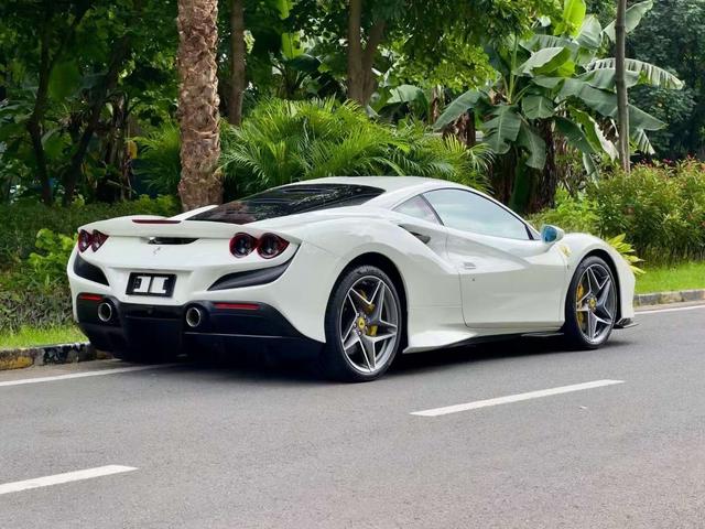 Ferrari F8