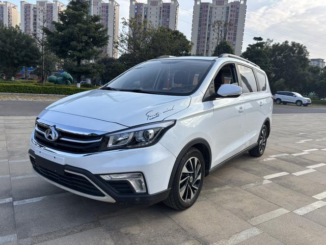 Oshan Changan Auchan A800