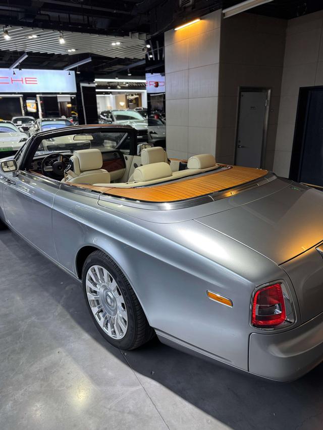 Rolls Royce Phantom