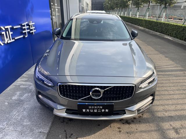 Volvo V90