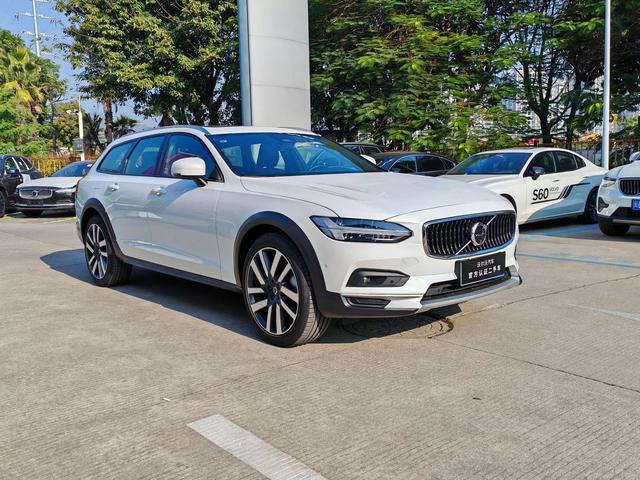 Volvo V90