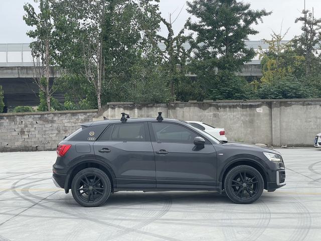 Audi Q2L