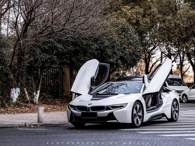 BMW i8