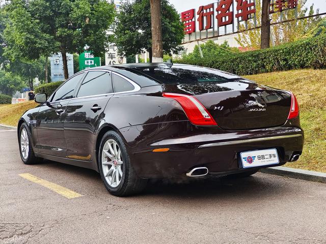 Jaguar XJ