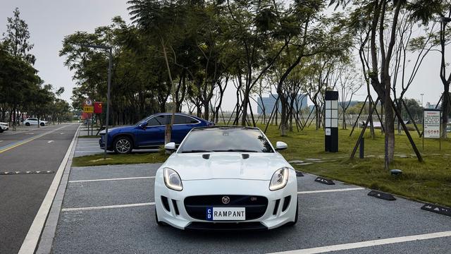 Jaguar F-TYPE