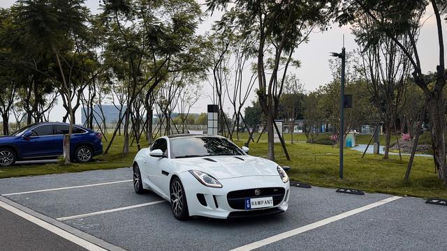 Jaguar F-TYPE