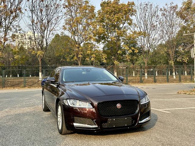 Jaguar XFL