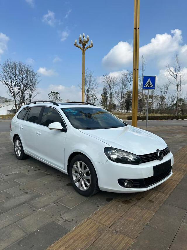 Volkswagen Golf (imported)