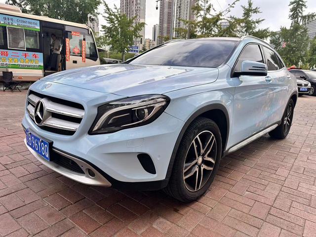 Mercedes-Benz GLA