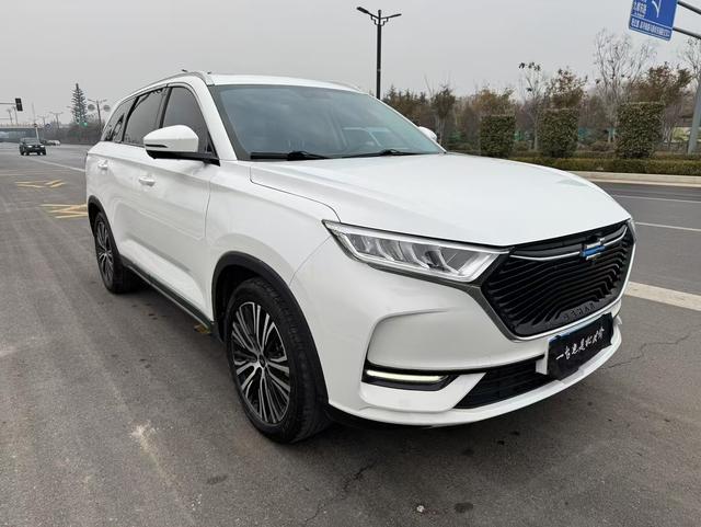 Oshan Changan Auchan X7