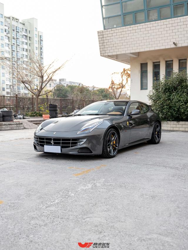 Ferrari FF