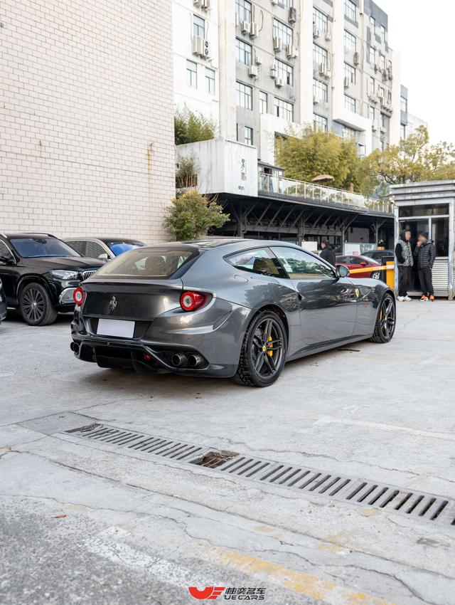 Ferrari FF