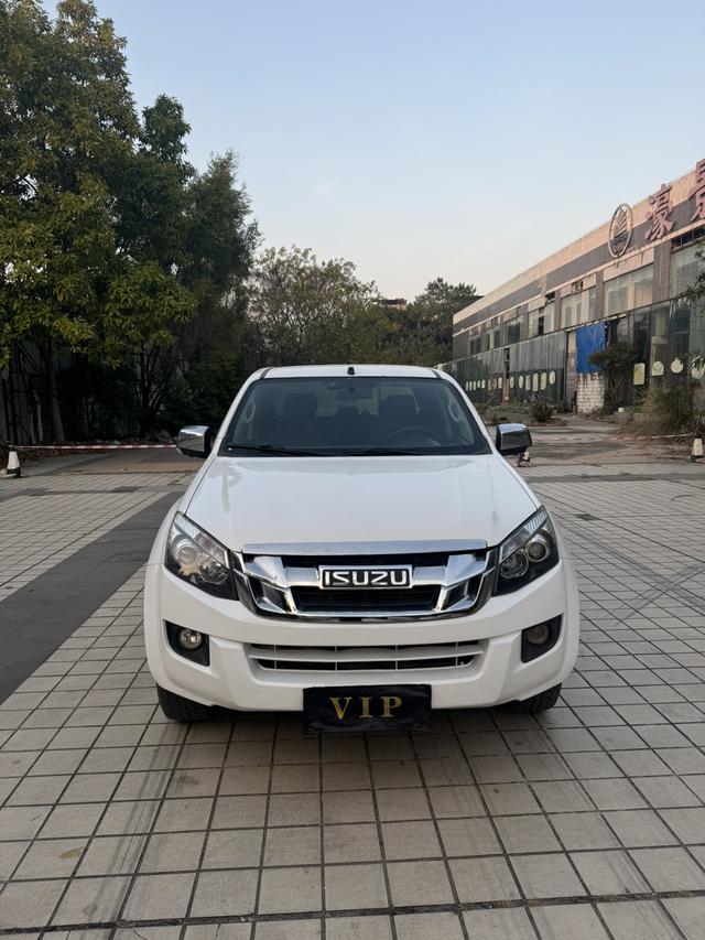 Isuzu D-MAX