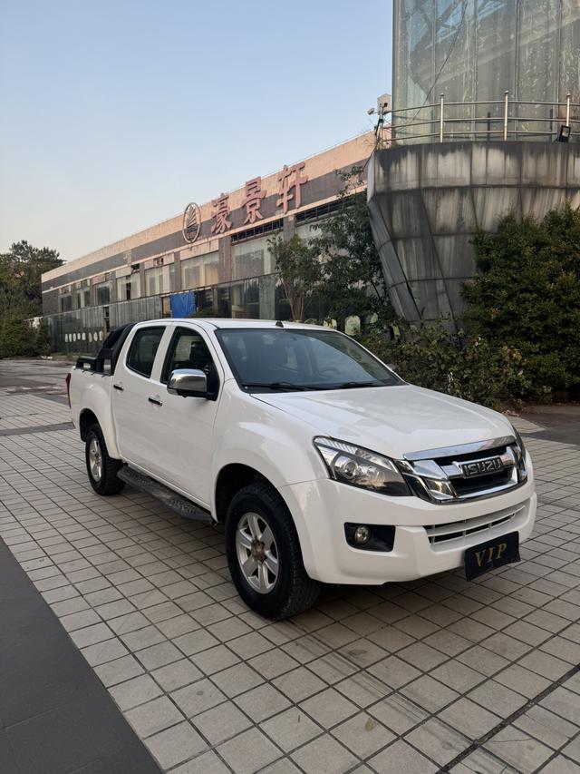 Isuzu D-MAX