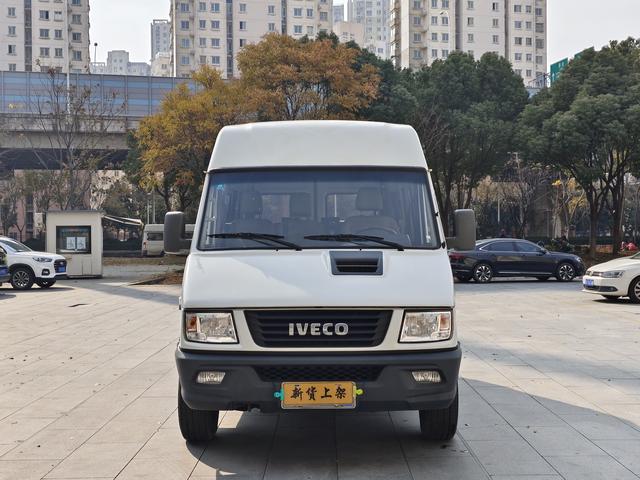 Iveco proud