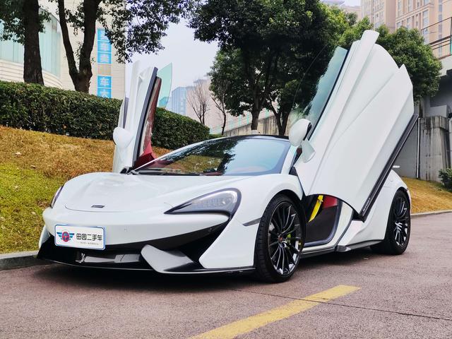 McLaren 570GT