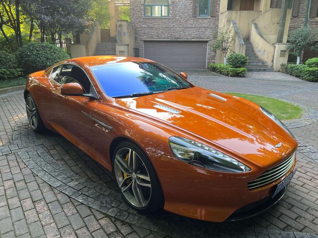 Aston Martin Virage