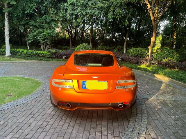 Aston Martin Virage