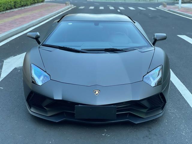 Lamborghini Aventador