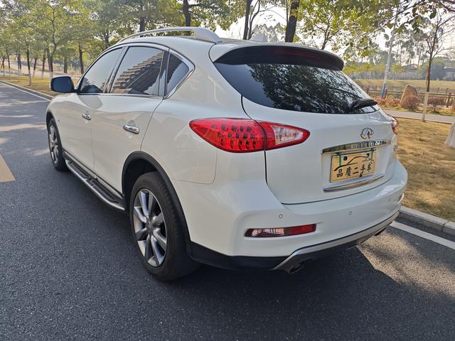 Infiniti QX50