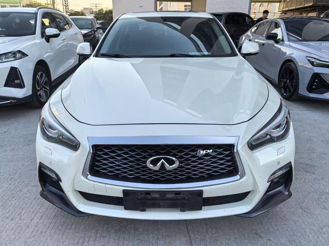 Infiniti Q50L