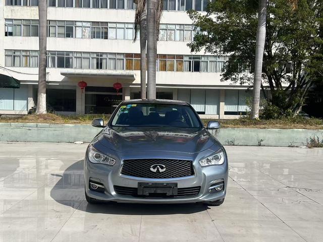 Infiniti Q50L