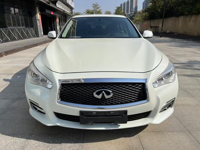 Infiniti Q50L